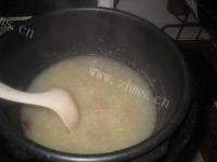 美味早餐菠菜瘦肉粥做法图解5)