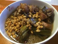 美味的黄豆烧猪蹄