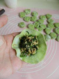 美味的菠菜素馅水饺做法图解14)