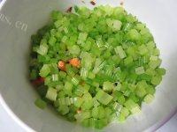 营养芹菜花生米做法图解8)