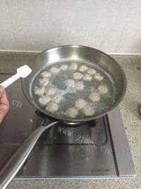 美味的紫菜丸子汤做法图解14)