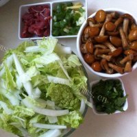 白菜炒滑子蘑做法图解1)