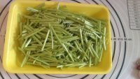 家常菜藜蒿炒腊肉做法图解2)