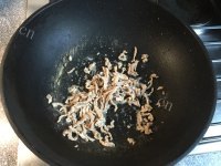 好吃的青椒香肠炒饭做法图解2)