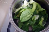 美味的青菜番茄蛋面做法图解4)