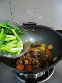 食欲满满的胡萝卜焖羊肉做法图解17)