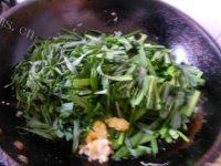 「美味可口」韭菜炒鸡蛋做法图解4)