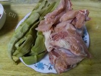 好吃的脊骨烧笋干做法图解4)