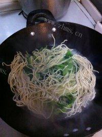 清淡的菠菜手擀面做法图解5)