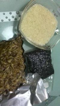 简易的核桃黑芝麻糊做法图解1)