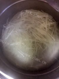 唇齿留香的凉拌土豆丝做法图解3)