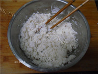 特色泡菜糯米丸子做法图解1)