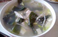 美味的海带豆腐汤