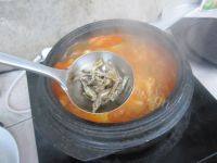 家常菜泡菜豆腐汤做法图解8)