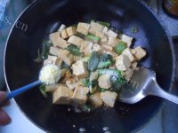 平凡的家常葱烧豆腐做法图解9)