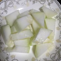 冬瓜薏米大骨汤做法图解2)