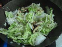 家常菜香菇白菜做法图解5)