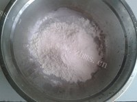 食欲满满的自制春卷皮做法图解1)