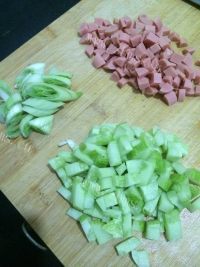 色味俱佳的蛋炒饭做法图解3)