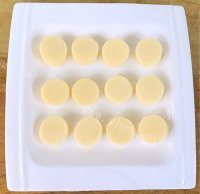 自制水晶日本豆腐虾仁做法图解3)