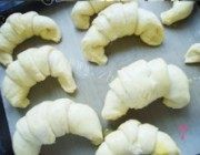有嚼劲的牛角面包做法图解19)