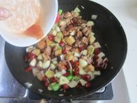 美味的宫保杏鲍菇鸡丁做法图解10)