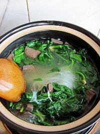 菠菜鸭血粉丝汤做法图解10)
