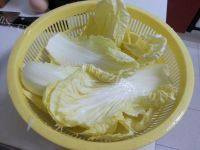 色味俱全的丸子白菜汤做法图解1)