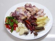 香辣啤酒鸭（易做的）做法图解1)
