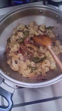 家常菜花菜炒肉