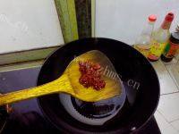 口感极佳的酱焖土豆做法图解2)