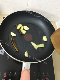 开胃的土豆烧鸡块做法图解6)