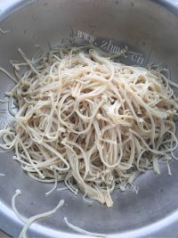 最爱的凉拌金针菇做法图解1)