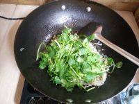 家常菜凉拌金针菇做法图解9)