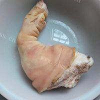 自制卤猪脚做法图解1)