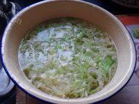 家常菜凉拌圆白菜做法图解6)
