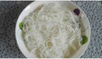 美味的丝瓜蒸粉丝做法图解2)