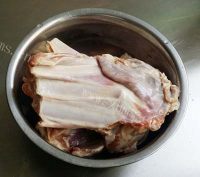 特制香酥羊排做法图解1)