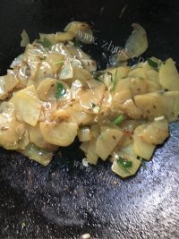 孜然土豆片做法图解5)