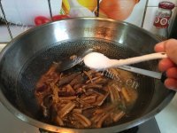 家常菜韭菜炒鳝丝做法图解8)