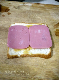 美味的肉松火腿三明治做法图解3)