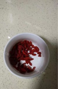 美味的木瓜银耳汤做法图解2)