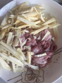 喷香的香干肉丝做法图解1)