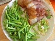 腊肉炒蒜苔做法图解2)
