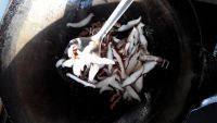 家常菜肉炒香菇做法图解8)