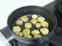 美味盐煎小土豆做法图解5)