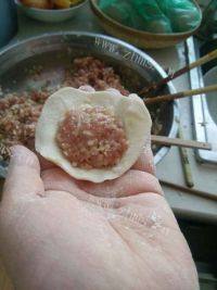 营养丰富的莲藕猪肉水饺做法图解9)