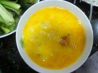 健康美食之西葫芦炒鸡蛋做法图解2)