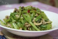 营养丰富的芹菜肉丝做法图解6)