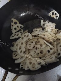 喷香的清炒藕片做法图解9)